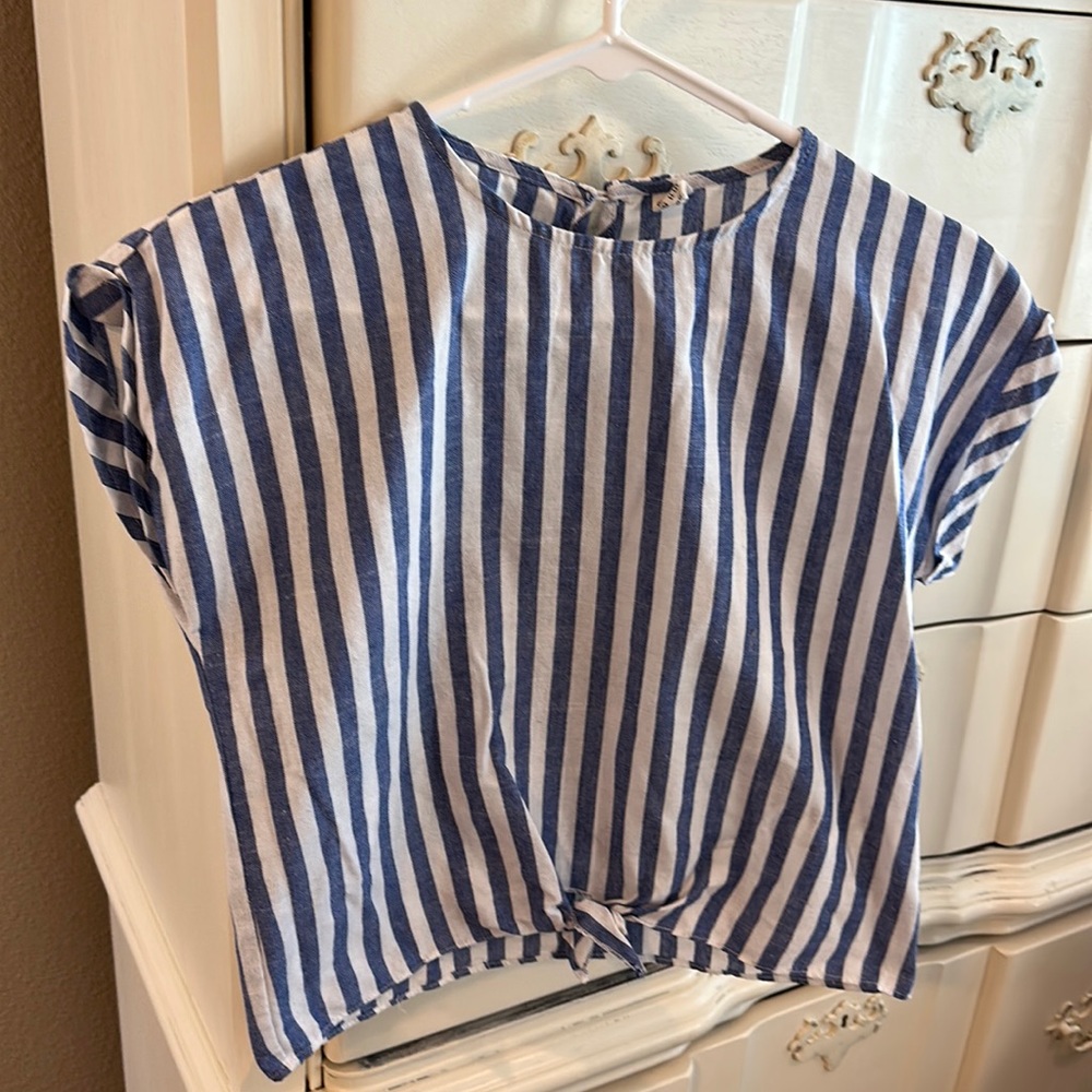 Girls 11/12 top EUC
